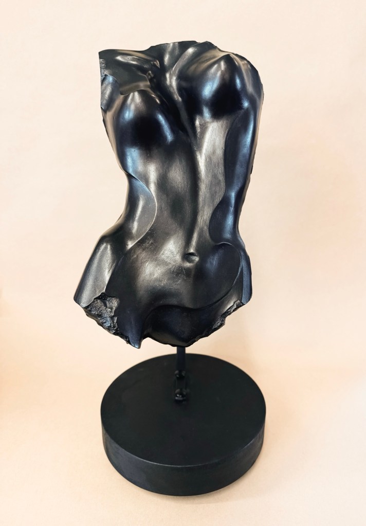 Sculpture de bronze "Aimée" par Caroline Tremblay pour Hermine.